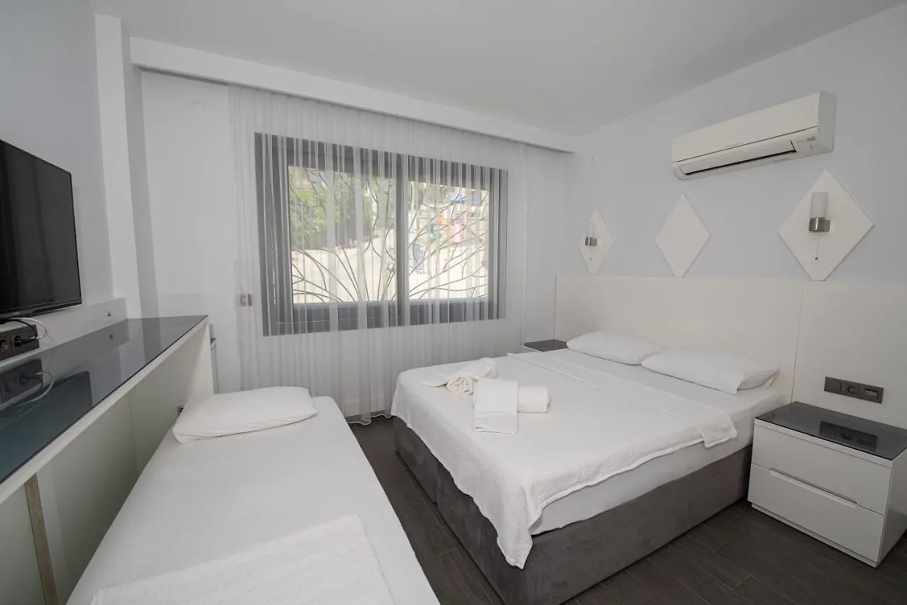 Mert Otel Çeşme Hotel